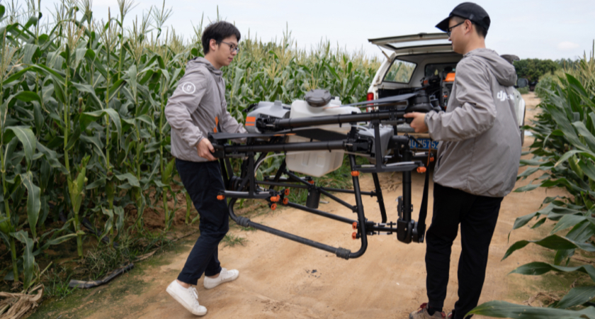 Dji drone hot sale sprayer